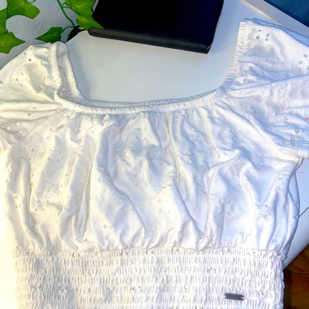 White cropped on/off the shoulder top